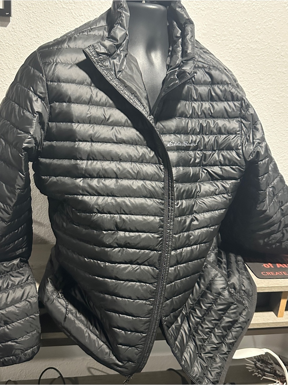Eddie Bauer Men’s XL Black Lightweight Puffer Jacket Full Zip